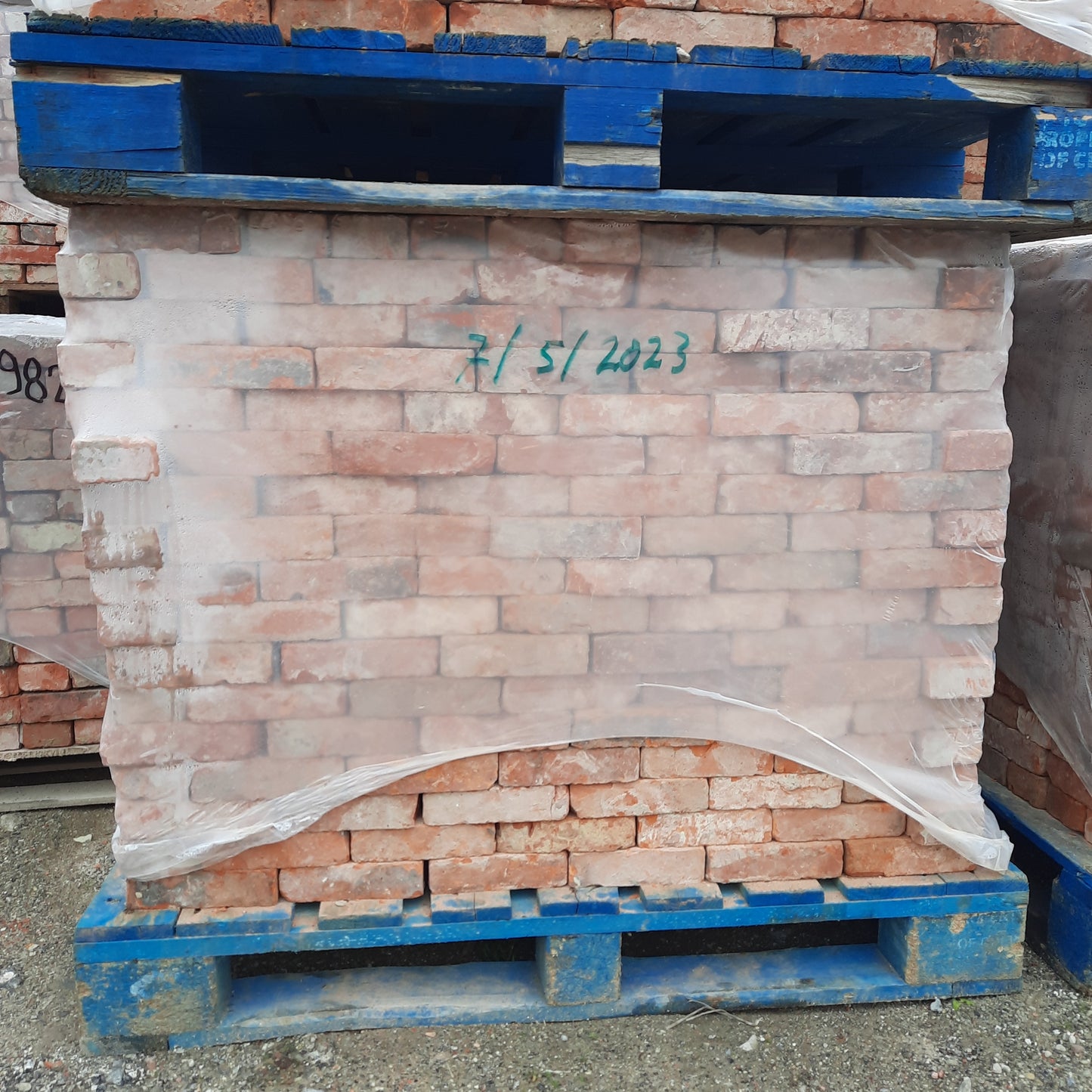 Vieilles briques claires de type "beerse steen"