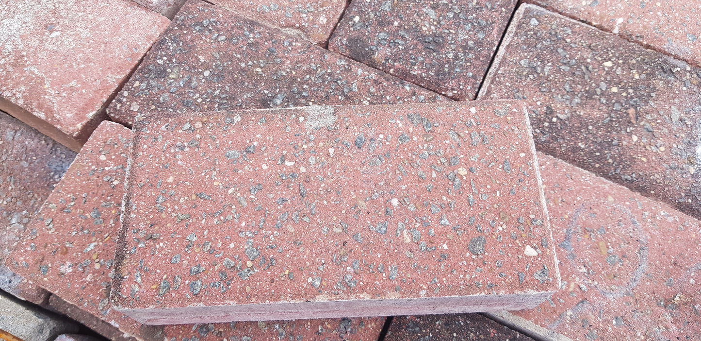 Lot de pavés rouges en terre cuite (40 m²)