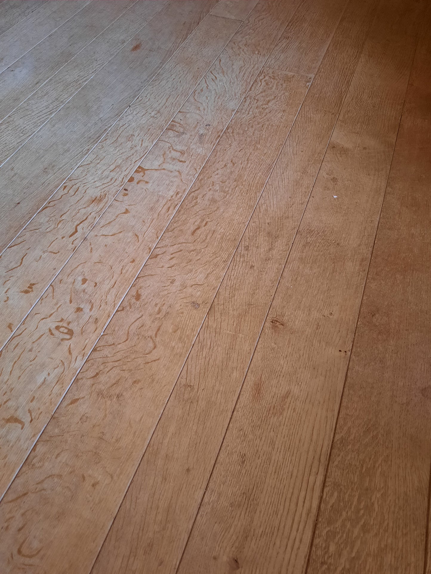 Lot de parquet ancien en chêne massif d'épaisseur 15 mm (30 m²)