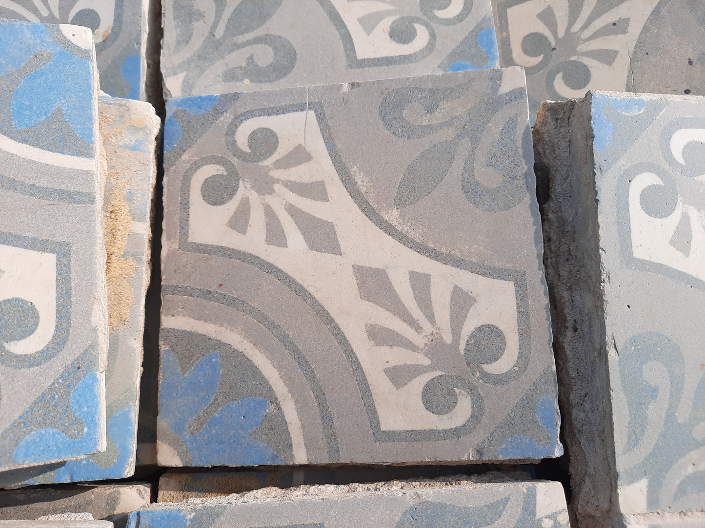 Carreaux de ciment anciens (15 x 15cm)