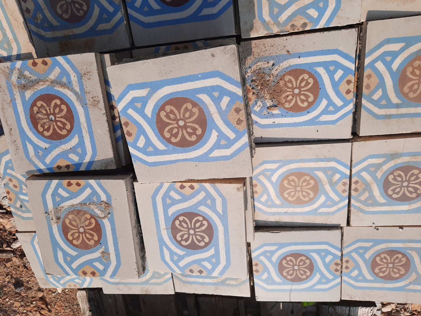 carreaux de ciment anciens (13 x 13 cm)