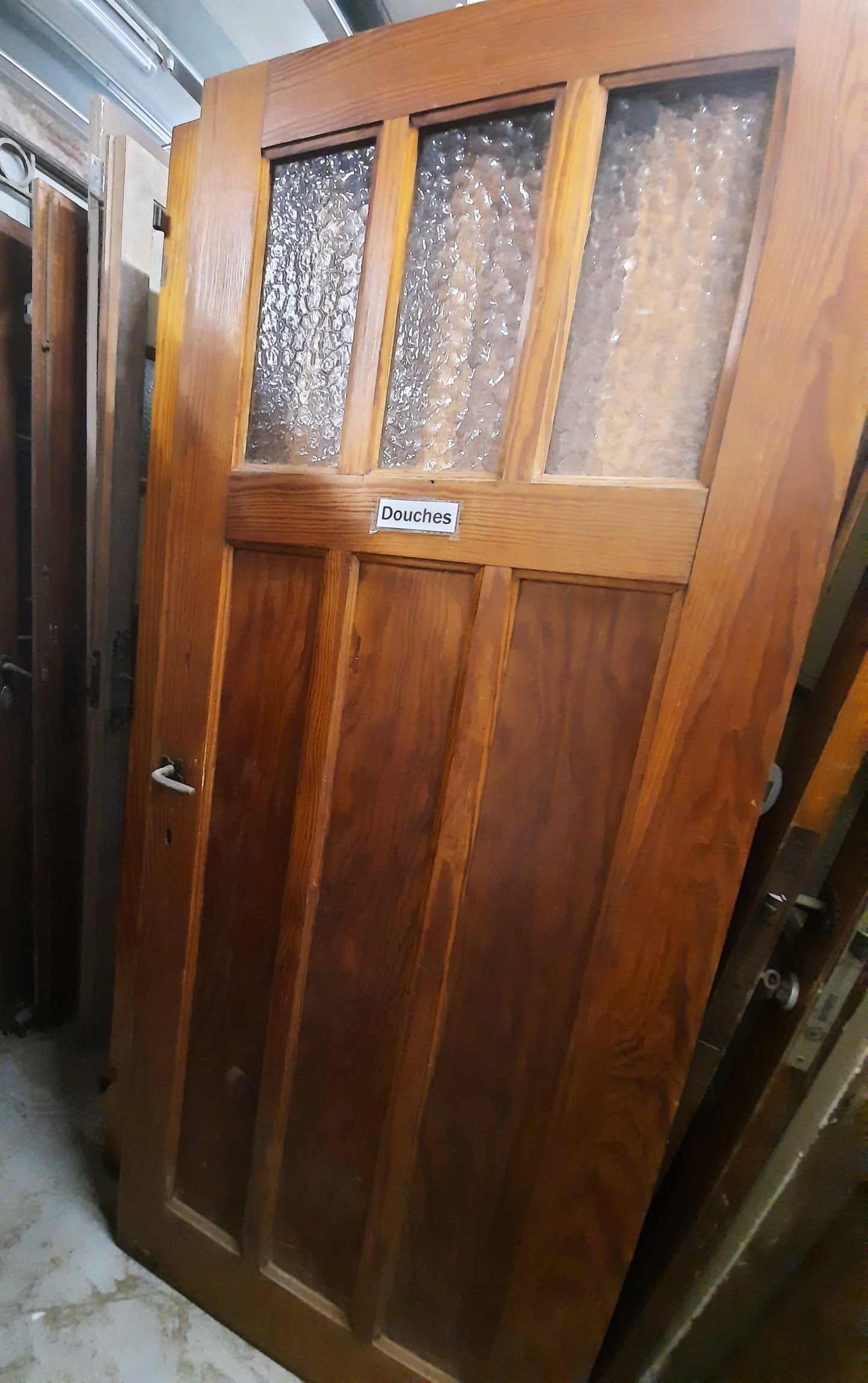 Anciennes portes d'école en bois avec partie vitrée (grande quantités disponibles)