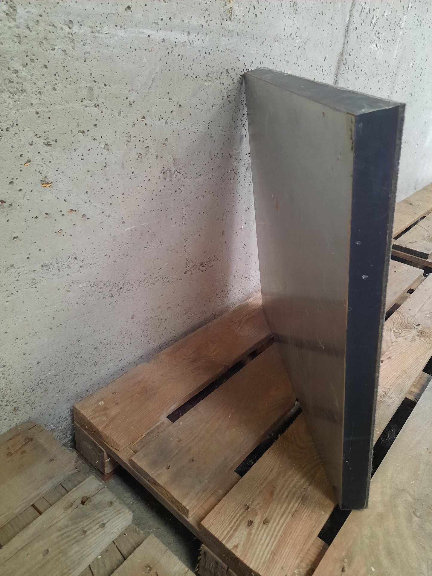 Dalles de faux plancher technique de réemploi (lot de 200 m²)