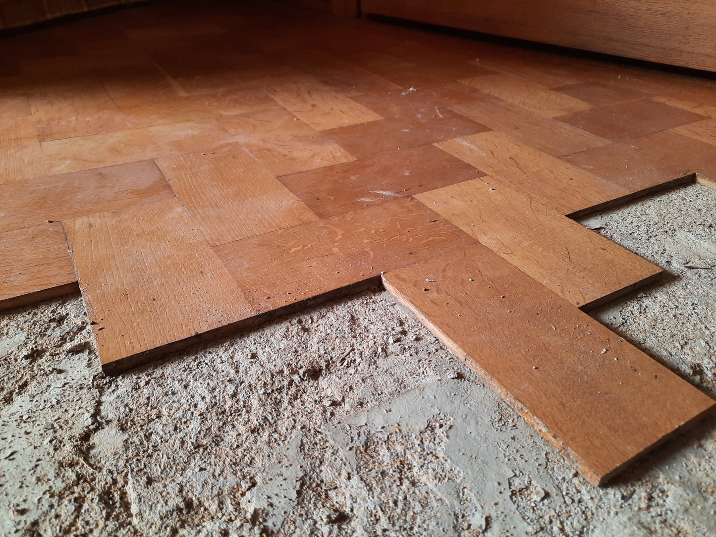 Parquet massif ancien en chêne (lot de 50 m²)
