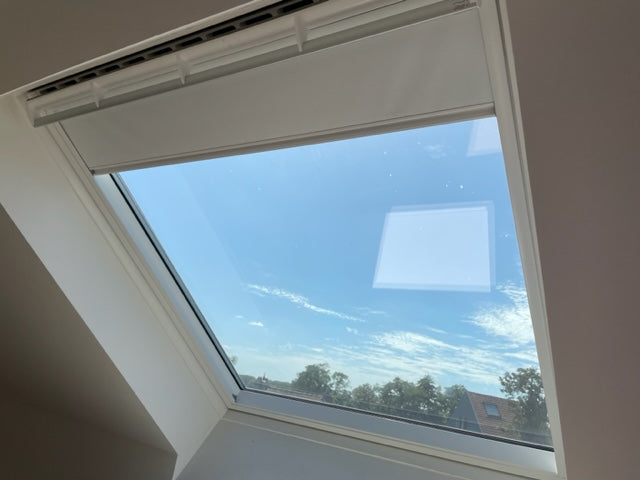 2 grands Velux GGU UK08 blancs
