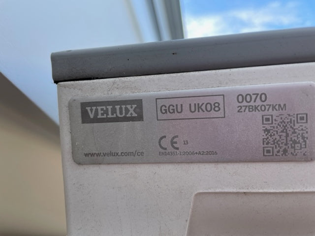 2 grands Velux GGU UK08 blancs