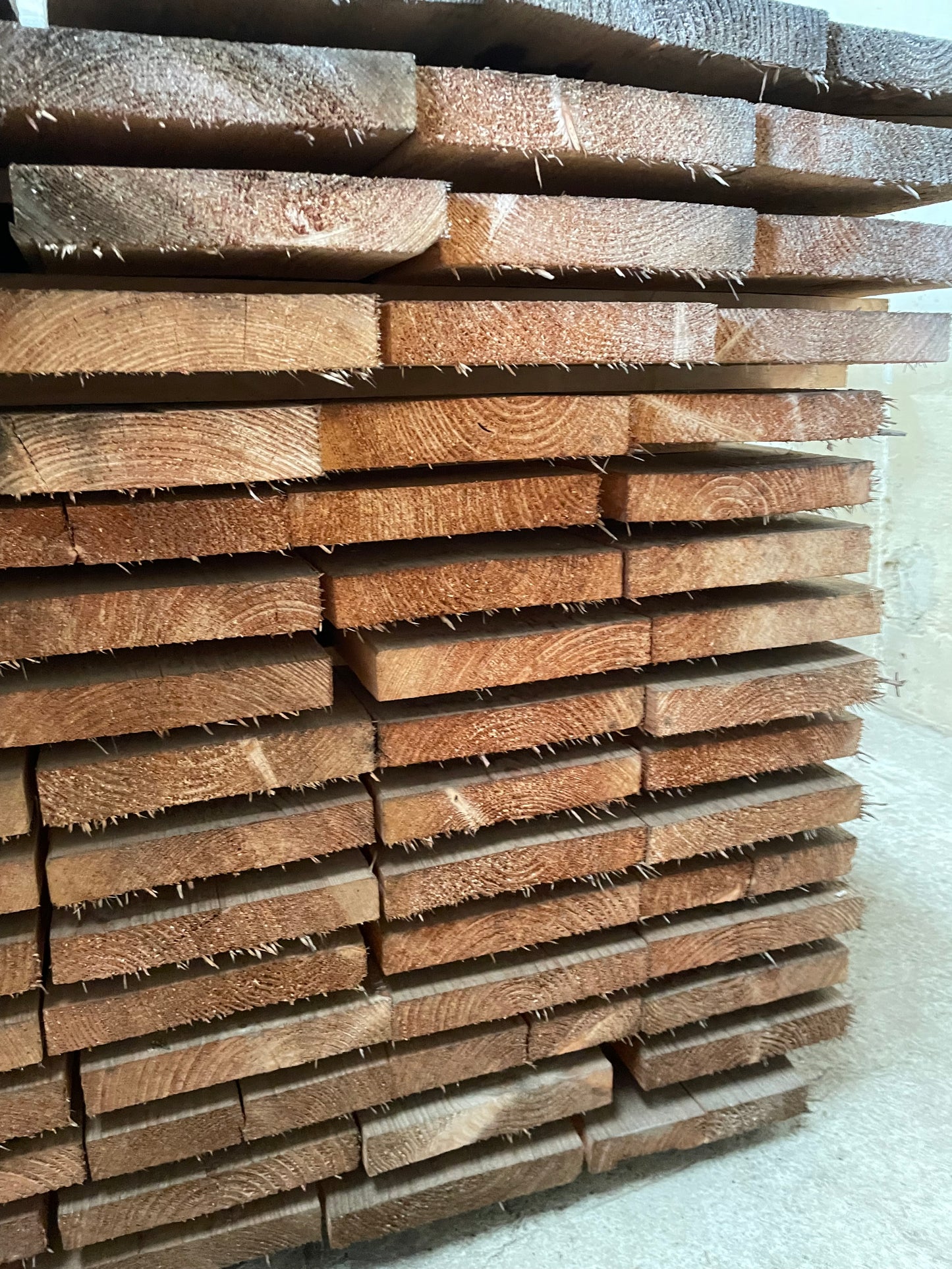 Lots de 25 planches de bois de 31 x 185 mm (longueur de 3m)
