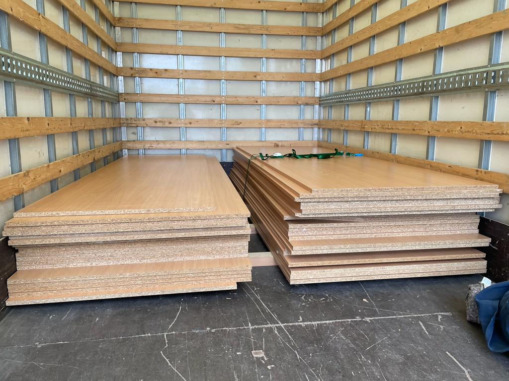 Panneaux de bois brun clair (épaisseur 18 mm)