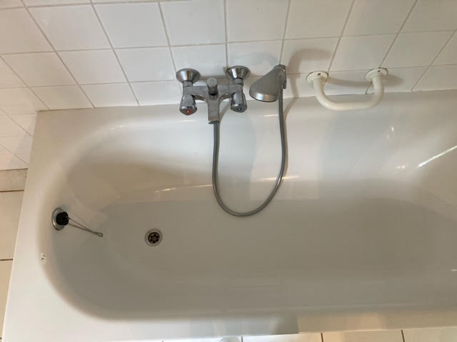 Baignoire en faïence(200 x 74cm)