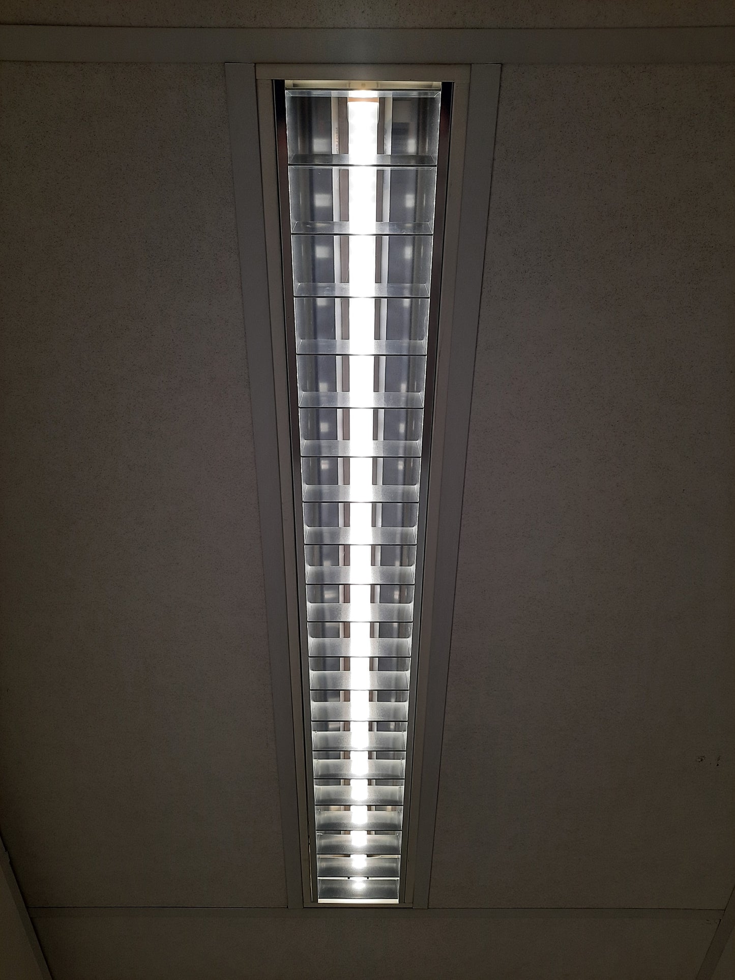Luminaires LED Bacs TL (120x20x10cm)