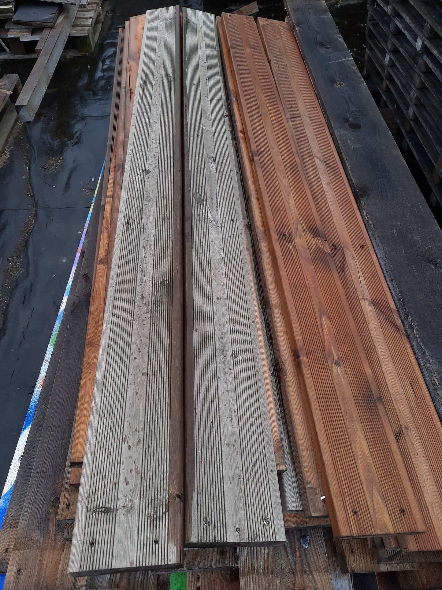 Planches de bois de terrasse (200 x 14 x 2,8 cm)