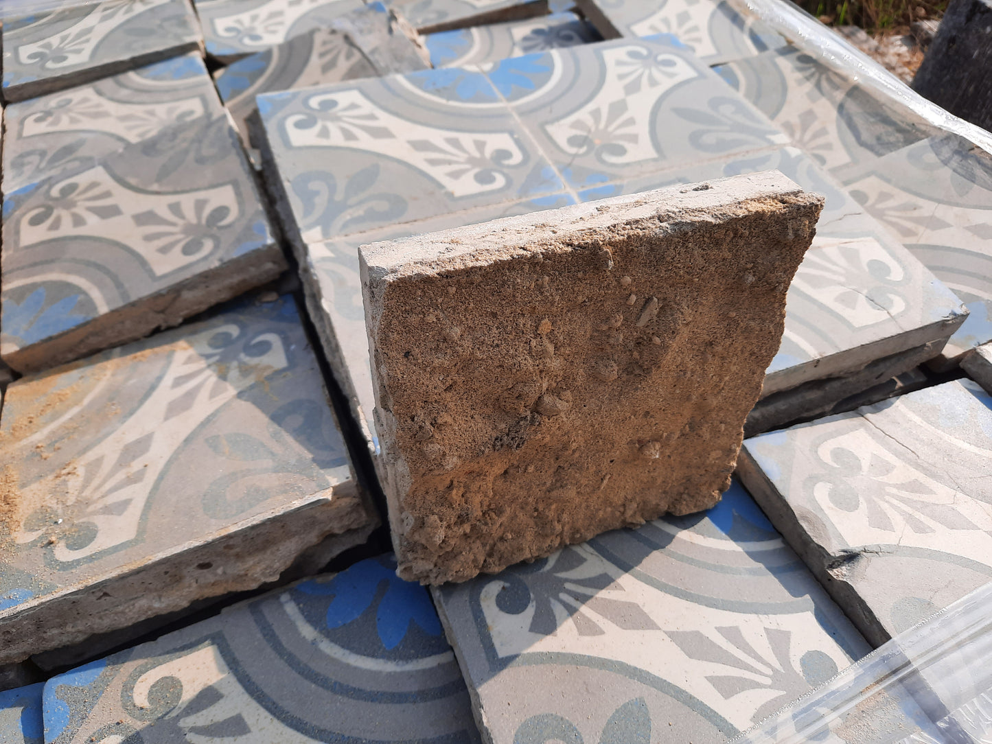Carreaux de ciment anciens (15 x 15cm)