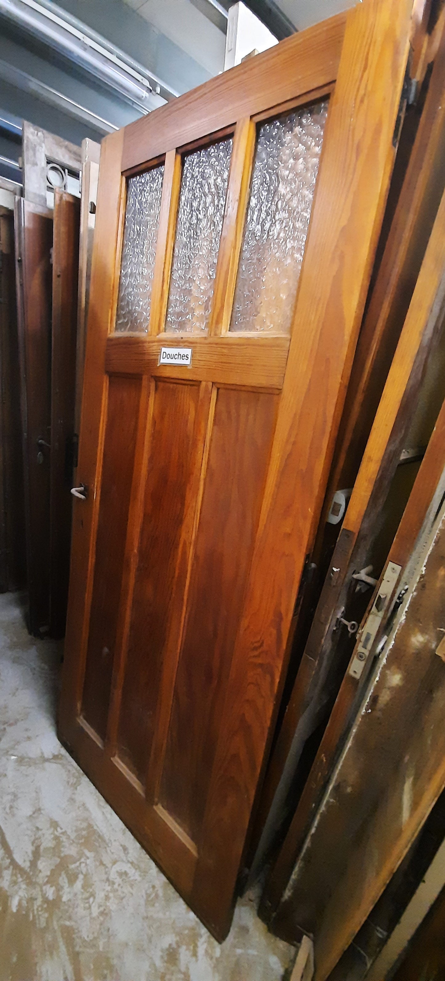 Anciennes portes d'école en bois avec partie vitrée (grande quantités disponibles)