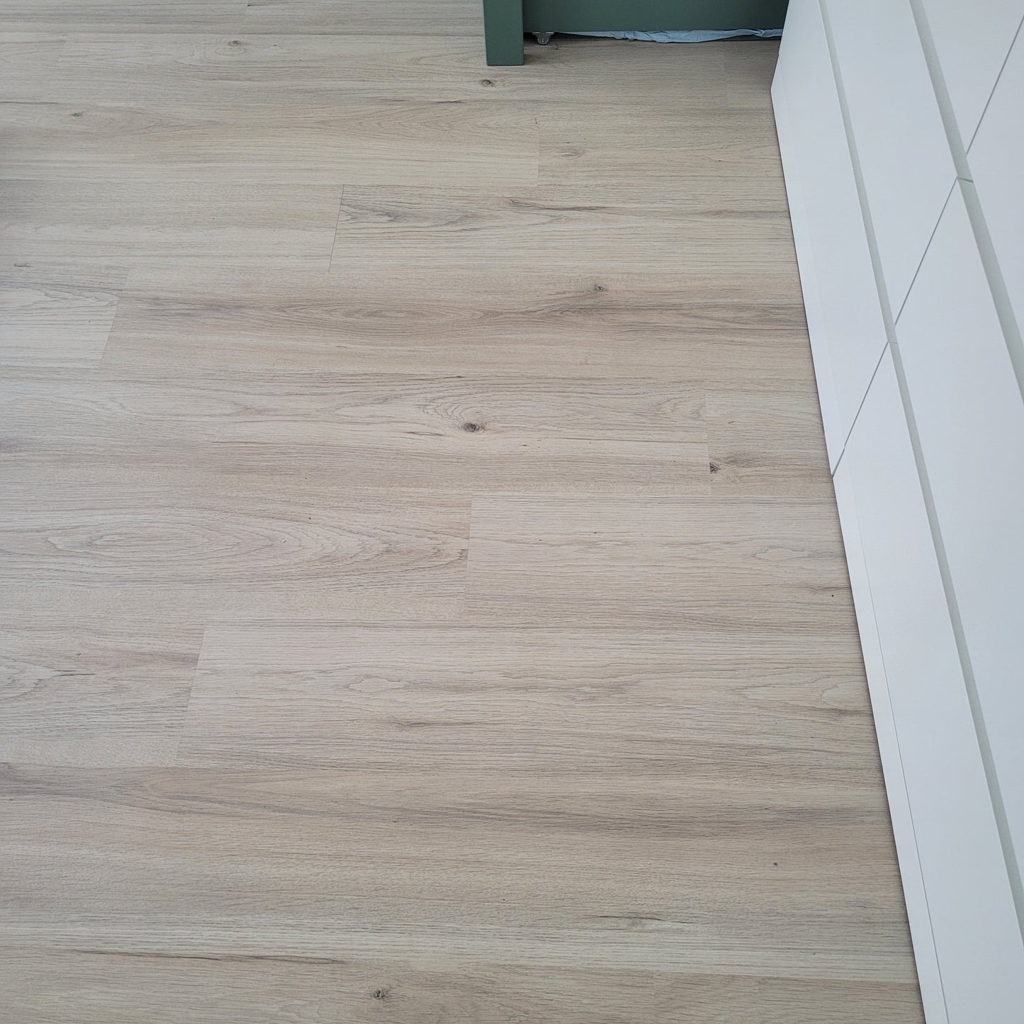 Set of laminated Quickstep style Floorpan tiles (20 m²)