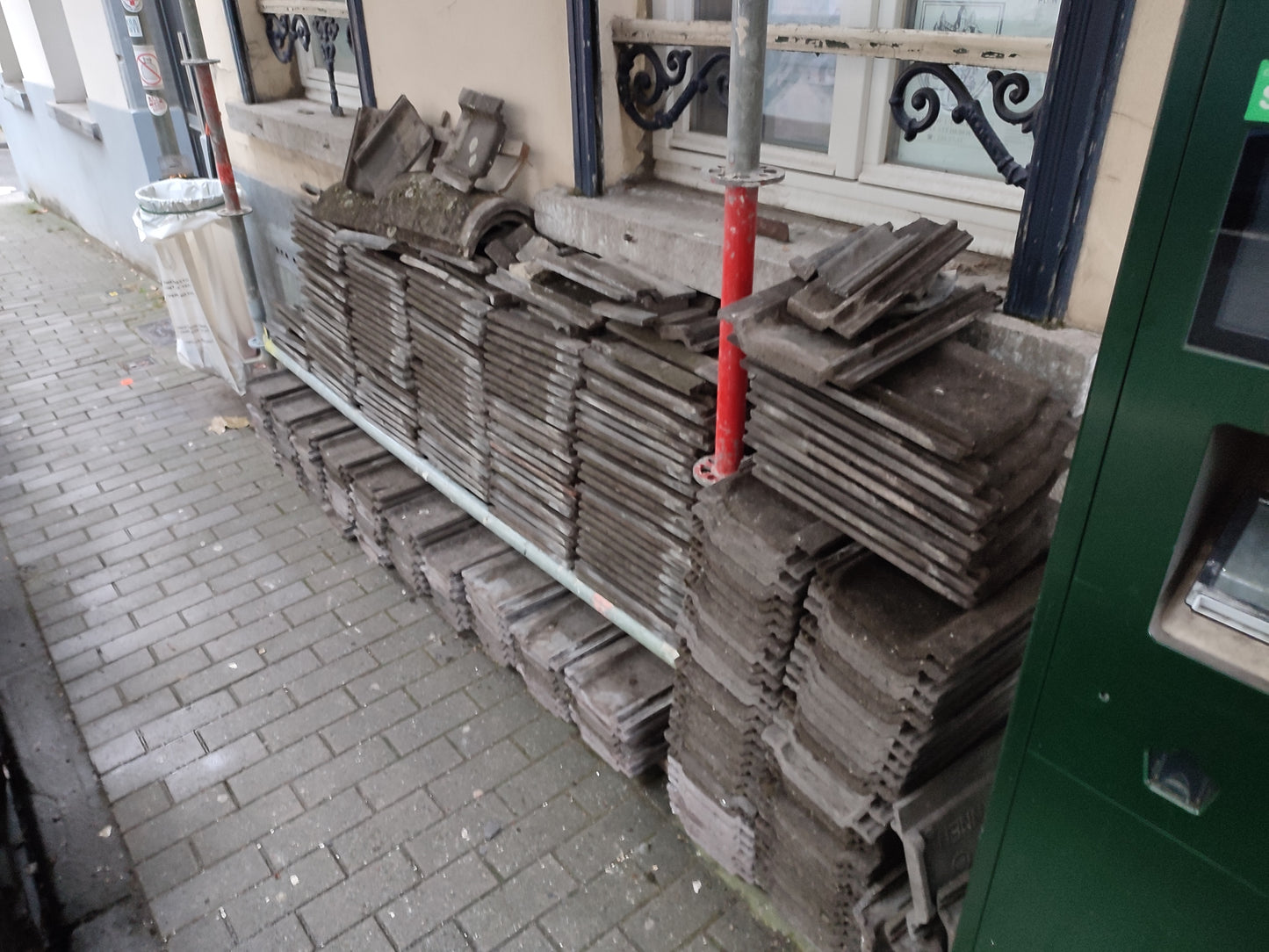 Set of 800 cement tiles (approximately 40 m²)