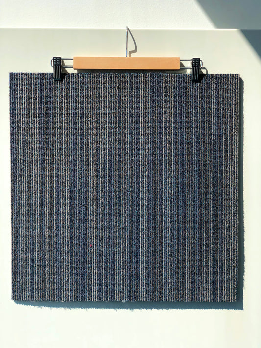 Dalles de moquettes de couleur bleu-grise (50x50cm)